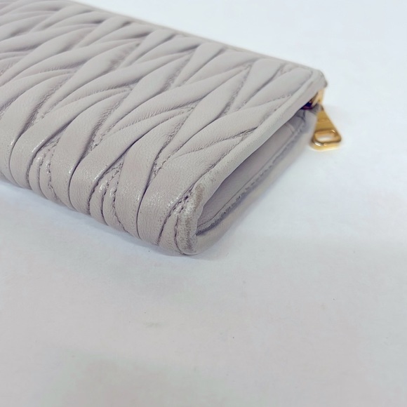 *HP x2* Miu miu matelasse pomice long zipper wallet (5M1183) - Picture 5 of 15